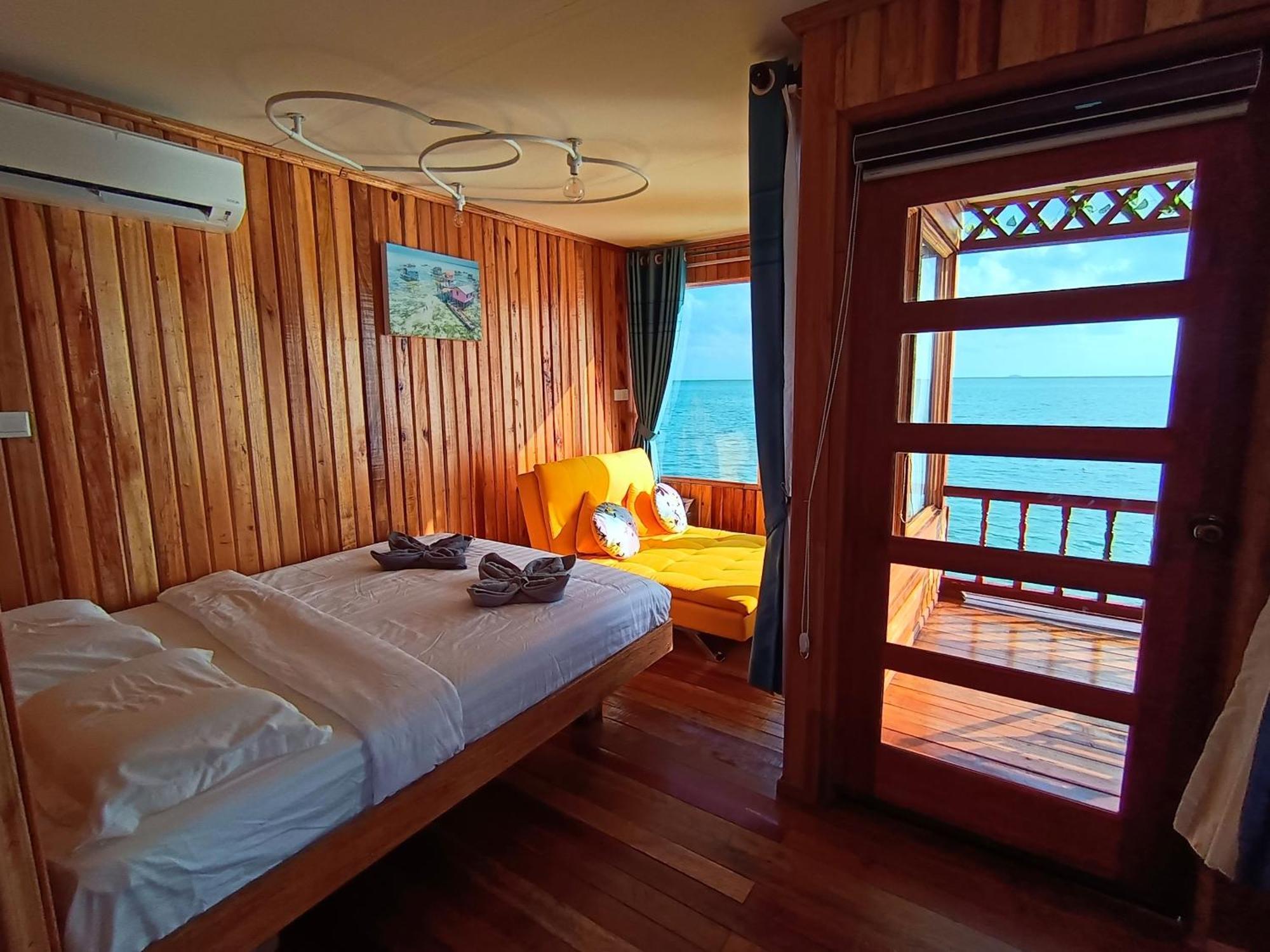 Bed and Breakfast La Water House Semporna Esterno foto
