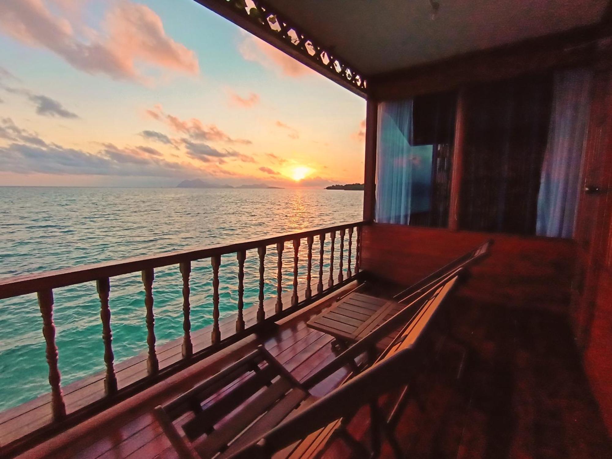 Bed and Breakfast La Water House Semporna Esterno foto